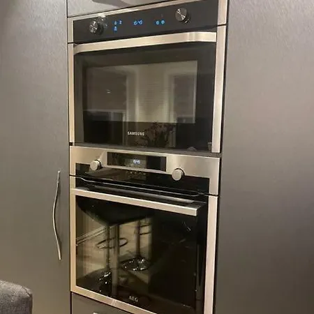 10 Min Walk From World Championship *