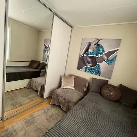 Villa 10 Min Walk From World Championship *